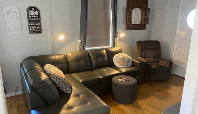 Pet Friendly Near CBD Sleeps 10 Free Wifi Netflix Fullair con Close to Hospital