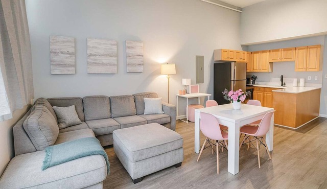 Pet friendly + near all stadiums and playhouse sq