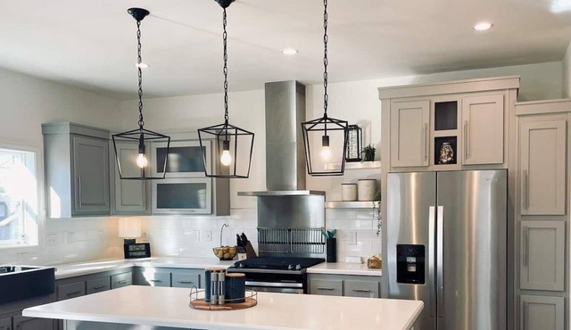 Pet Friendly, Newly Built Modern Farmhouse - Hot Tub, Foosball, Games, Location!