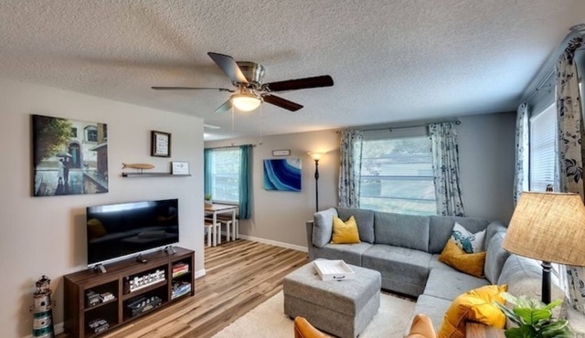 Pet friendly newly renovated bungalow