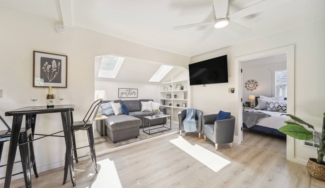 Pet-Friendly Newman Lake Cottage w/Beach Access!