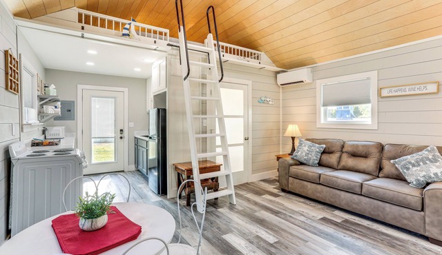 Pet Friendly! Norfork Lake Getaway w/Fire Pit