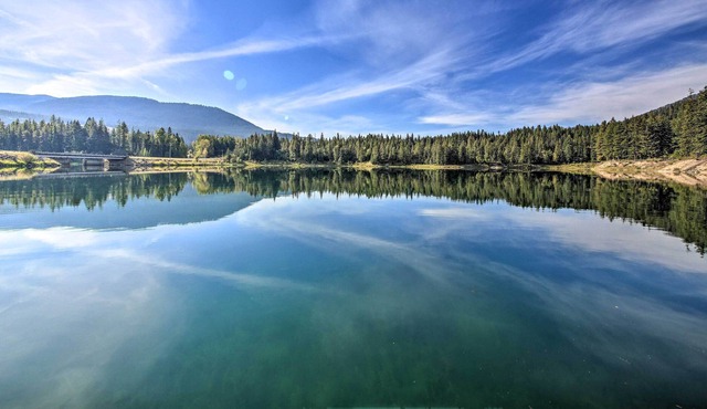 Pet-Friendly Noxon Escape w/ Deck & Fire Pit!