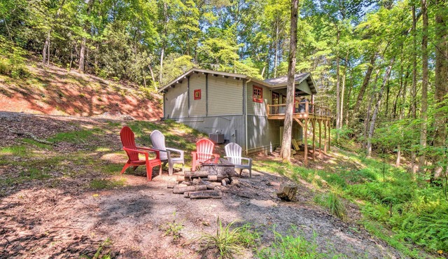 Pet-Friendly Otto Mountain Cabin w/Fireplace!