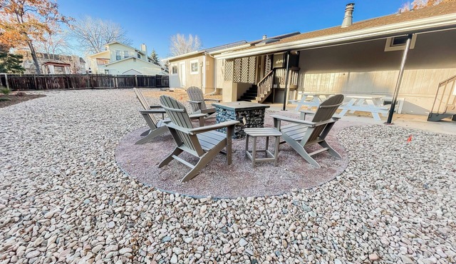 PET FRIENDLY/PING PONG/GAME ROOOM!FAMILY GATHERING