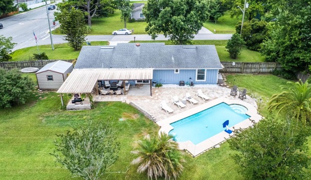 Pet-Friendly Paradise | Pool Backyard Oasis 3BR