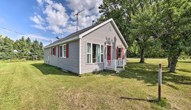Pet-Friendly & Peaceful Northern Michigan Gem