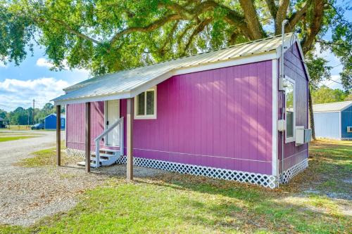 Pet-Friendly Picayune Tiny Home: 4 Mi to Dtwn!