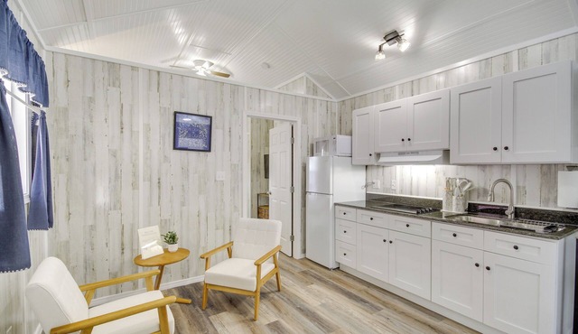Pet-Friendly Picayune Tiny Home Near Space Center!