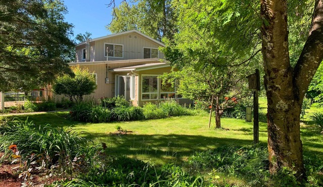 Pet-Friendly Pinehurst Home: Hike, Bike & Ski!