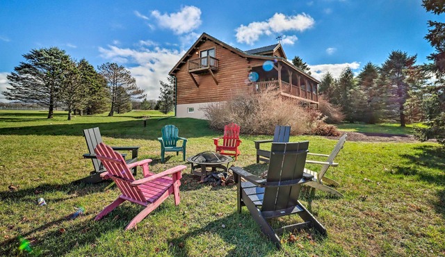 Pet-Friendly Poconos Cabin: Deck & Fire Pit!