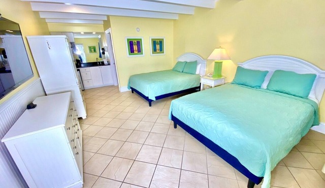 Pet-friendly - Pool - 3 Blocks to Beach! Unit 304