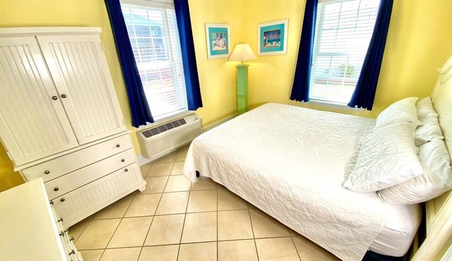 Pet-friendly, Pool, 3 Blocks to Beach! Unit 503