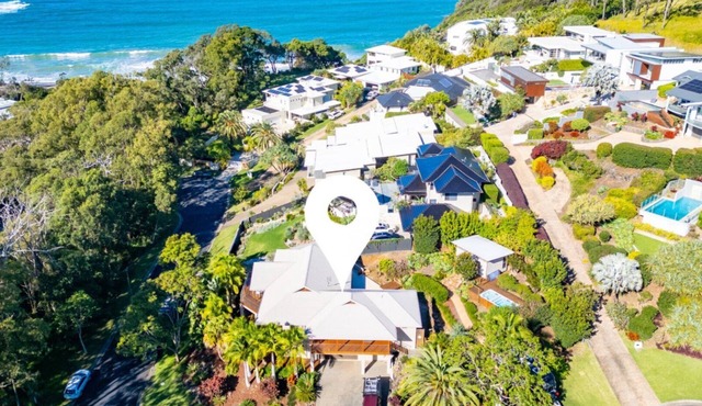 Pet Friendly, Pool, Beachside BBQ Heaven, Sleeps 8-10