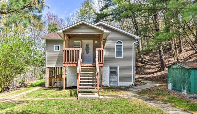 Pet-Friendly Princeton Apartment with Private Porch!