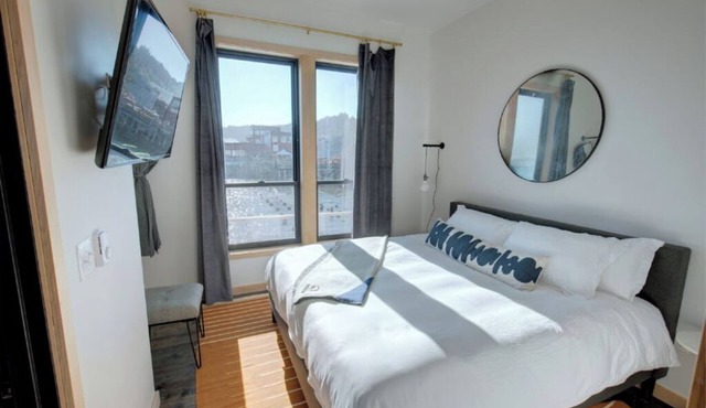 Pet-friendly, Private Balcony at Ice House Suite at Bowline Hotel
