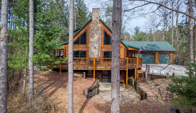 Pet friendly, Private Lot - Great for Families and Groups!