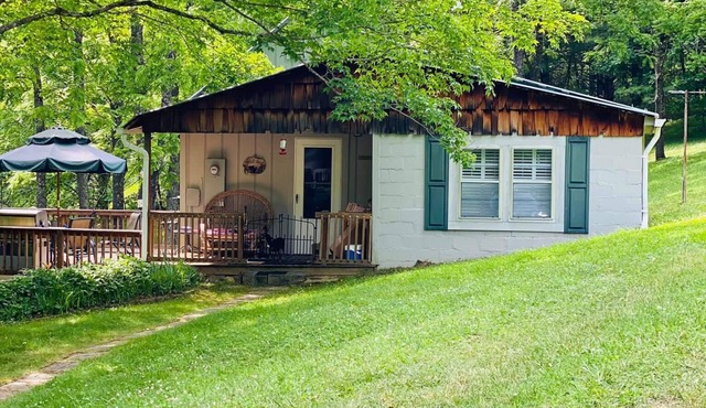 Pet-friendly, private, refuge. Monthly renters welcome. No extra fees.