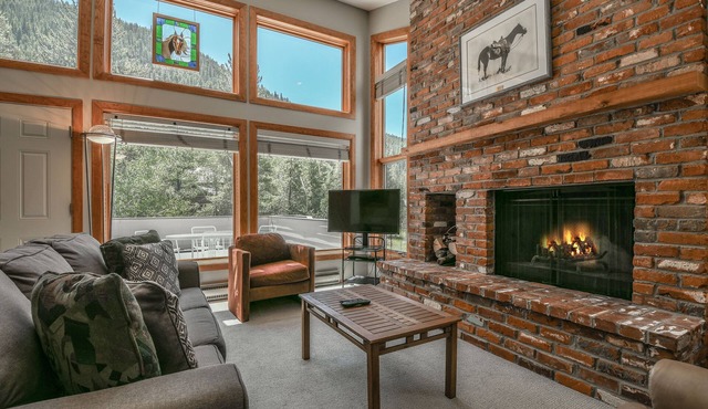 Pet friendly, Private, Sauna, Free Shuttle