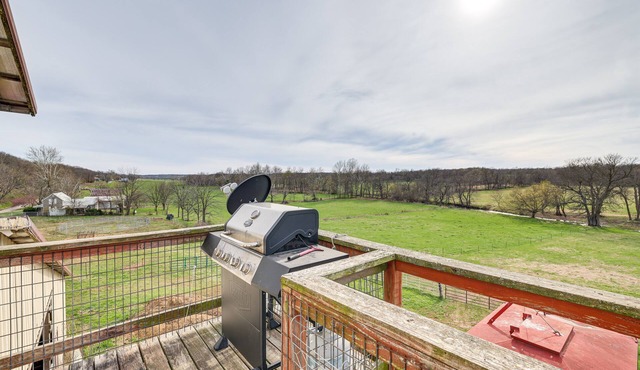 Pet-Friendly Purdy Home w/Horse Stables & Trails!