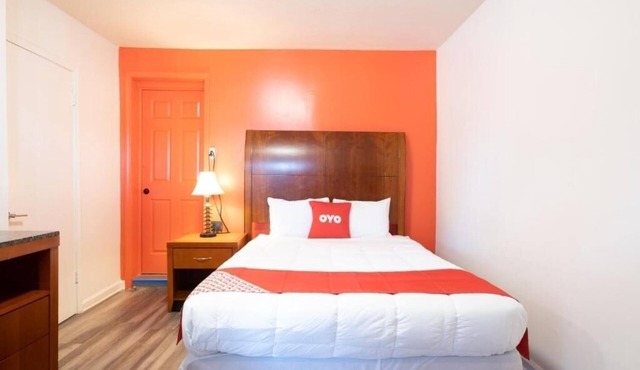 Pet-Friendly Queen Room Perfect for Quiet Atlanta Getaways