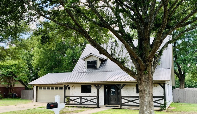 Pet friendly, remodeled home with large, fenced in yard. Close to Texarkana