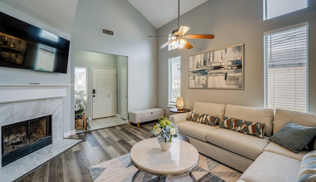 Pet-Friendly! Renovated Arlington Home Near AT&T