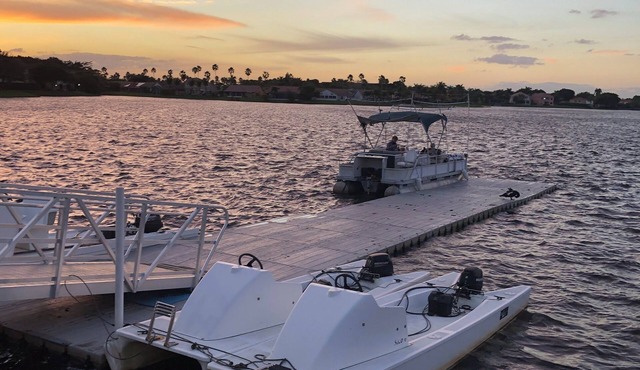 Pet friendly, renovated HOME close to WEF, shopping, amenities, & attractions