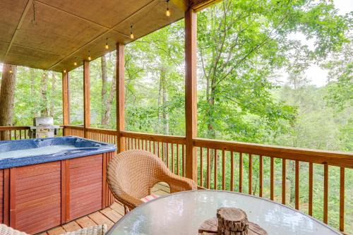 Pet-Friendly Resort Cabin 5 Mi to Dtwn Ellijay!