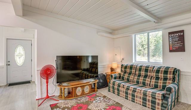 Pet-Friendly Retreat: Over 3 Acres in Baldwin!