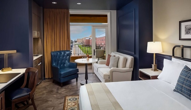 Pet-Friendly Retreat w/Private Parking, Kitchenettes Near Local Sightseeing!