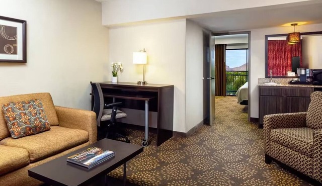 Pet-Friendly Retreat w/Pool & Lush Backyard Oasis - Free Airport Shuttle