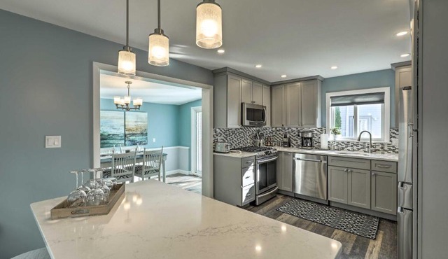 Pet-Friendly Revere Getaway, Steps from the T!