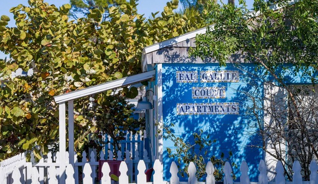 Pet-Friendly Riverfront Retreat - Cozy Studio in Arts District