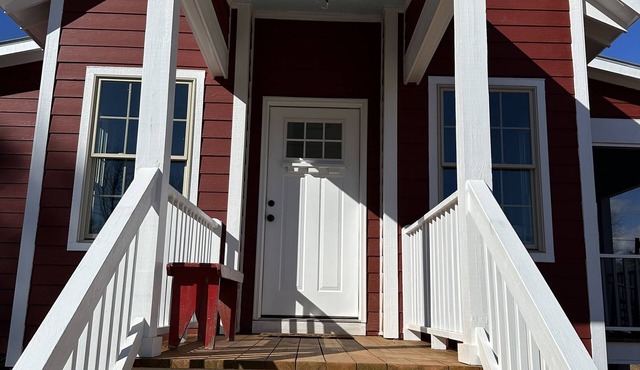 Pet-Friendly Romantic Cottage on Working Farm