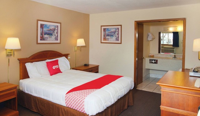 Pet-Friendly Room Close to Guymon Dining & Thompson Park