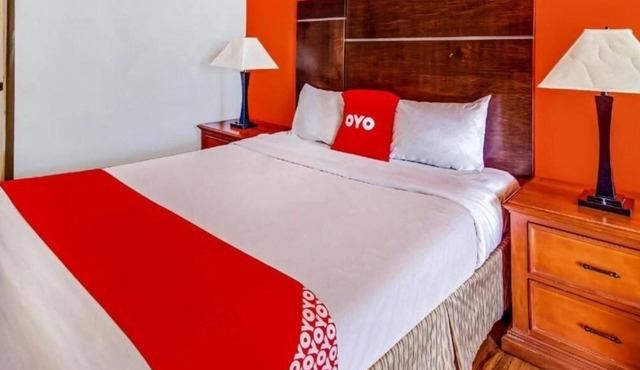 Pet-Friendly Room for Travelers Near Popular Parks - Helmers and Upjohn!