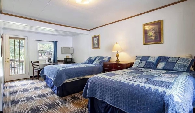 Pet-Friendly Room Near Great Smoky Mountain Hiking Trails & Outdoor Adventures