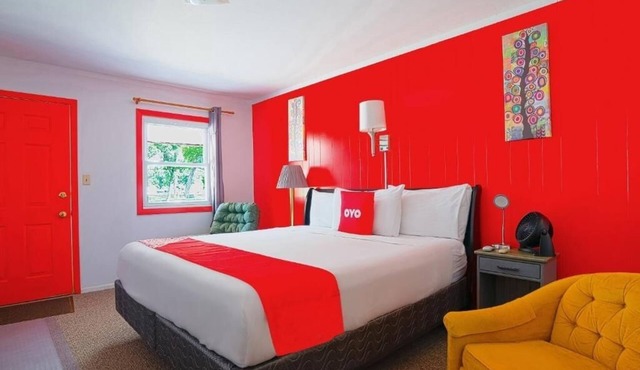 Pet-Friendly Room with Free Parking Close to Dairy Queen