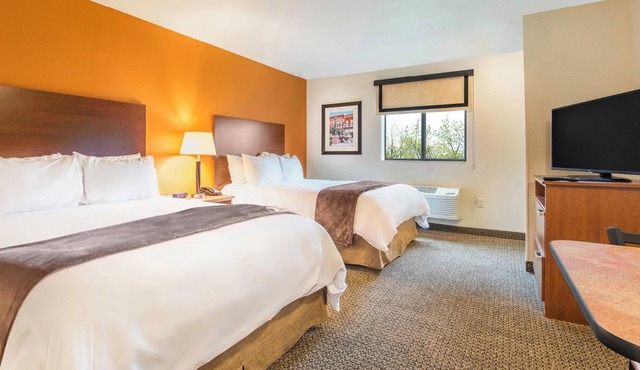 Pet-Friendly Room with Kitchenettes & Free Parking