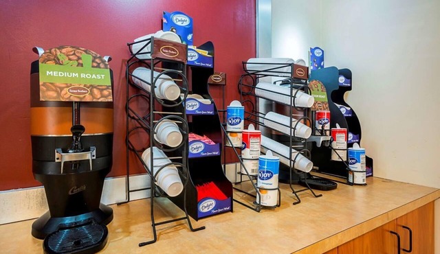 Pet-Friendly Rooms Near Airport, Grapevine Lake & Shopping | 2 Units