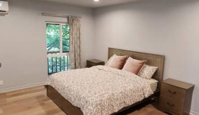 Pet friendly-Rose Parade route-2-bedroom house walk to PCC, Cal Tech