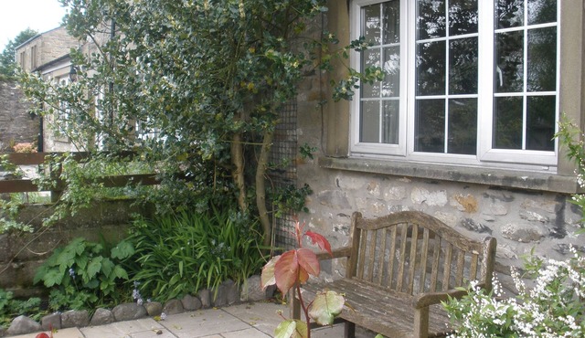 Pet Friendly S/Catering Holiday Cottage in Stainforth nr Settle, free wi-fi incl