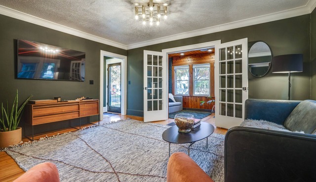 Pet-Friendly Saint Paul Rental Near Downtown!