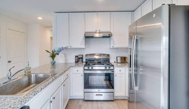 Pet-Friendly San Antonio Home ~ 9 Mi to Lackland!