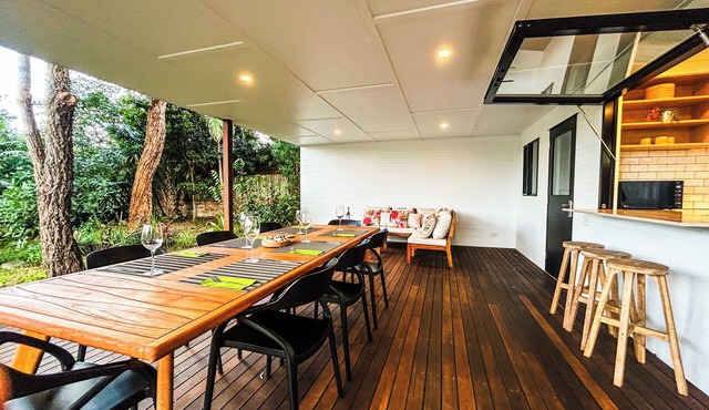 Pet Friendly Sapphire House at Diamond Beach is a gorgeous 4 bedroom home