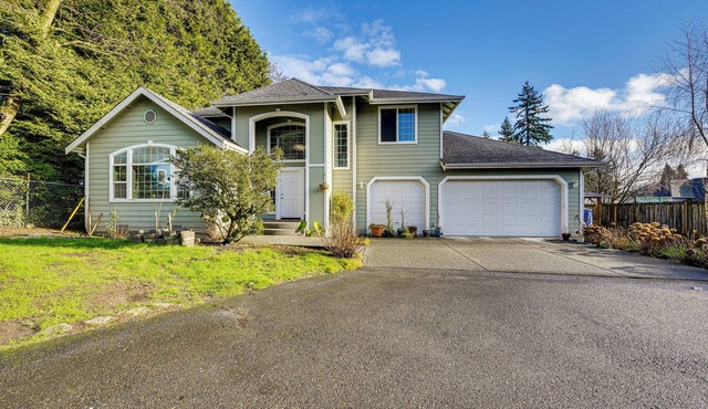 Pet-Friendly SeaTac Retreat 6 Mi to Puget Sound!