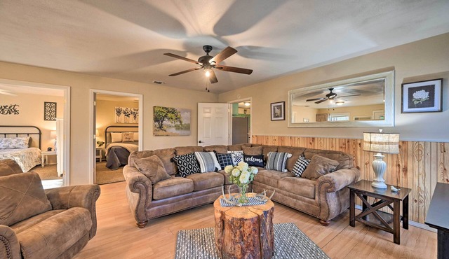 Pet-Friendly 'Shady Oaks' Broken Bow Gem w/Patio!