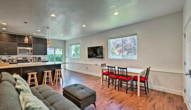 Pet-Friendly SLC Townhouse Less Than 4 Mi to Downtown!
