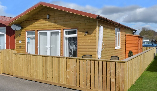 Pet friendly sleeps 6 Chalet Bridlington free elec